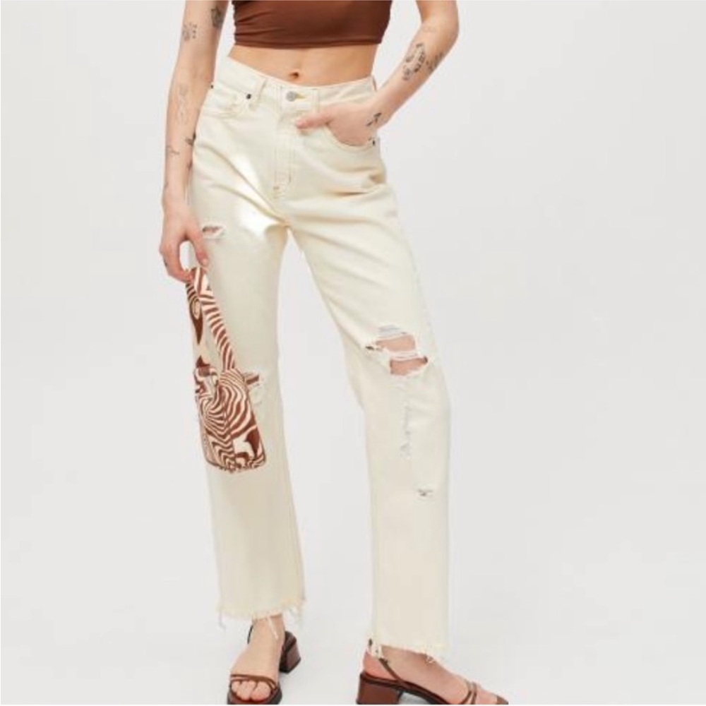 BDG Cowboy Winter White Straight  Leg Distressed Jeans 25